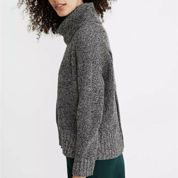 MADEWELL Eastbrook Turtleneck Cross-Back Sweater in Cotton-Merino Yarn - Women's - Picture 2 of 11